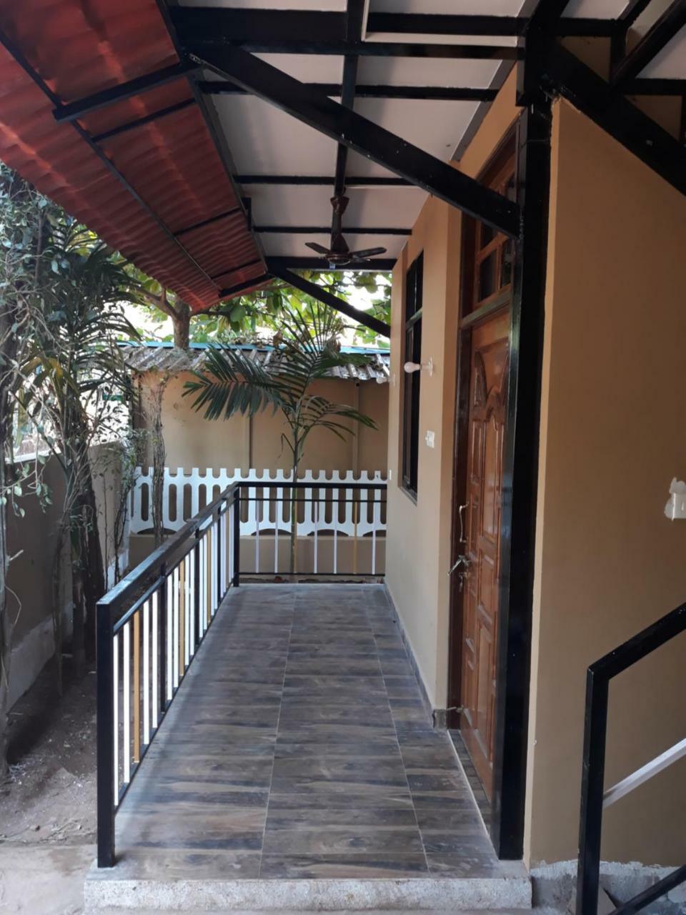 Shawn'S The Morjim Enclave Hotel Exterior foto