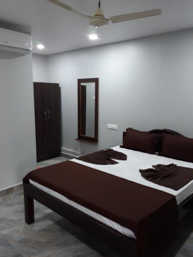 Shawn'S The Morjim Enclave Hotel Exterior foto